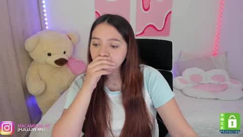 Snapshot of camila_ec2 chatting on 03.08.25 C A M I online show from 03.08.25