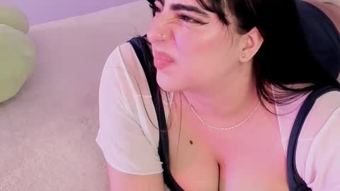 Snapshot of camila_matinez_ chatting on 11.14.25 Camila online show from 11.14.25