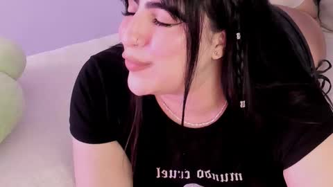 Snapshot of camila_matinez_ chatting on 11.20.25 Camila online show from 11.20.25