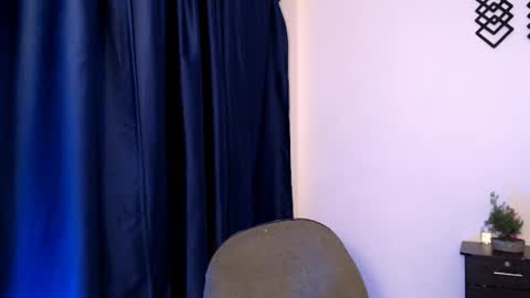 Snapshot of camila_torrez chatting on 10.08.25 MIA online show from 10.08.25