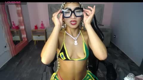 Snapshot of camilavixen_ch chatting on 07.17.26 camila online show from 07.17.26