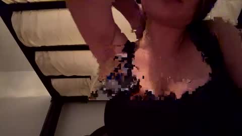 Snapshot of camilax25 chatting on 10.17.25 camilax25 online show from 10.17.25