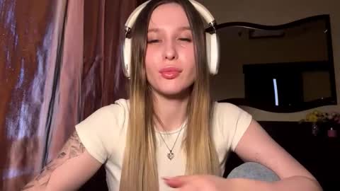 Snapshot of camilermon chatting on 03.09.26 Miki online show from 03.09.26