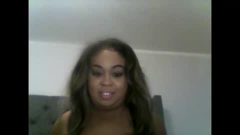 Snapshot of camiliaskye chatting on 11.12.25 camiliaskye online show from 11.12.25