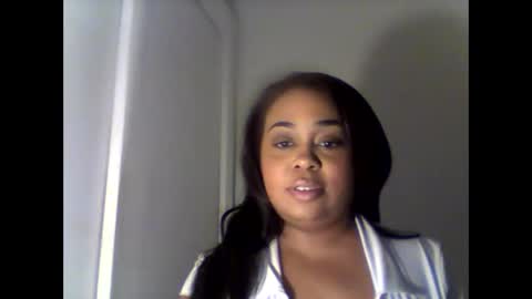 Snapshot of camiliaskye chatting on 11.24.25 camiliaskye online show from 11.24.25