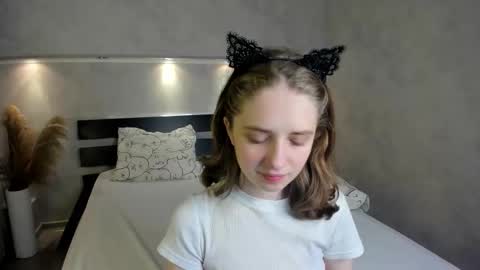 Snapshot of camilla_kelly chatting on 10.06.25 Camilla online show from 10.06.25