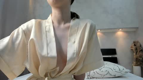 Snapshot of camilla_kelly chatting on 11.06.25 Camilla online show from 11.06.25