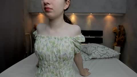 Snapshot of camilla_kelly chatting on 11.16.25 Camilla online show from 11.16.25