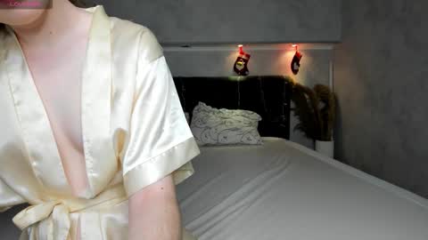 Snapshot of camilla_kelly chatting on 12.14.25 Camilla online show from 12.14.25