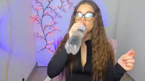 Snapshot of camilla_xo_ chatting on 12.14.25 Camilla online show from 12.14.25