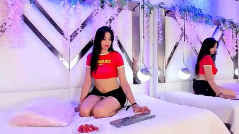 Snapshot of camillarose1 chatting on 11.03.25 online show from 11.03.25