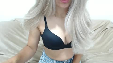 Snapshot of camillebunny chatting on 06.14.26 CamilleBunny online show from 06.14.26