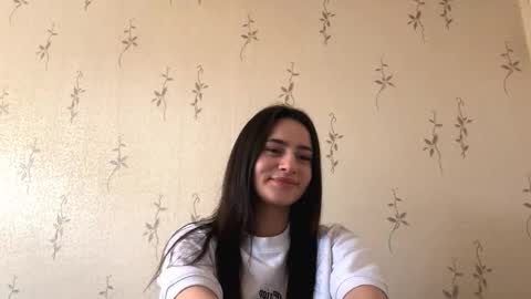 Snapshot of camilleswalley chatting on 12.14.25 Isa online show from 12.14.25