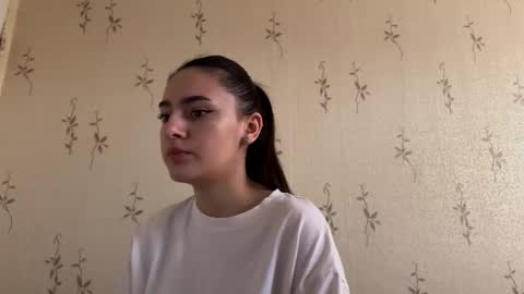 Snapshot of camilleswalley chatting on 12.16.25 Isa online show from 12.16.25