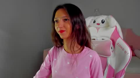 Snapshot of camillewhite chatting on 03.17.26 camillewhite online show from 03.17.26
