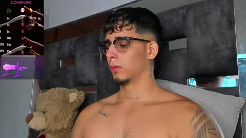   INDEPENDENT MODEL online show from 10.04.25