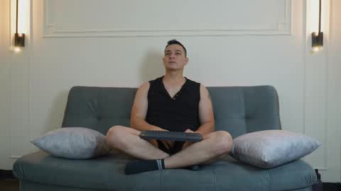 Snapshot of camilo_stark chatting on 01.14.25 Camilo online show from 01.14.25