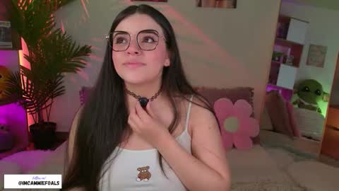   Lets reach 200 thumbs up  online show from 09.15.25