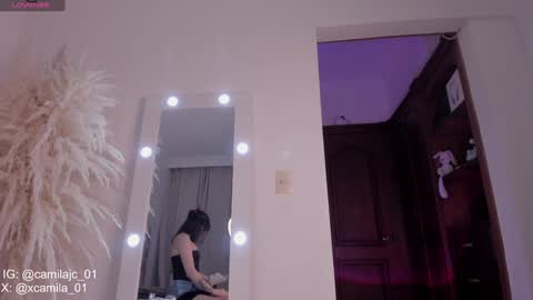 Laura Camila online show from 01.10.25