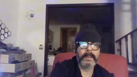 Snapshot of camomilla72 chatting on 10.11.25 Cristian online show from 10.11.25