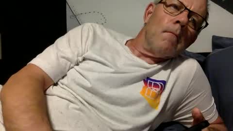 Snapshot of camperjay chatting on 10.11.25 james online show from 10.11.25