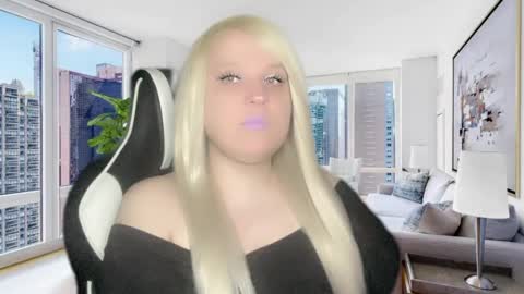 Snapshot of camsmiley chatting on 02.28.25 Miley online show from 02.28.25