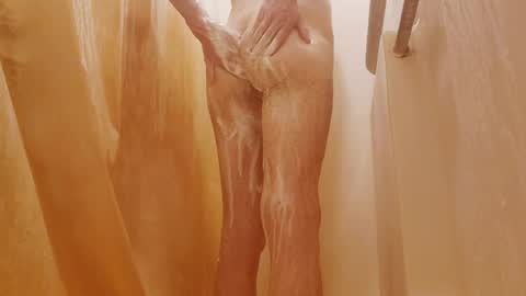 Snapshot of camtai12 chatting on 02.26.25 camtai12 online show from 02.26.25