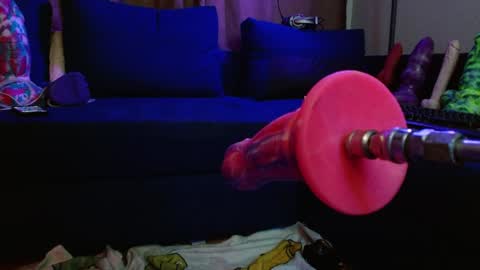 Snapshot of camzlut4u chatting on 01.20.25 mark the Slut online show from 01.20.25