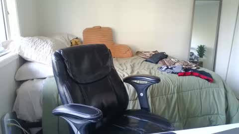 Snapshot of canadianstud18 chatting on 01.09.25 Devon online show from 01.09.25