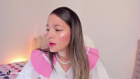 Snapshot of candase_ chatting on 01.12.25 Candase online show from 01.12.25