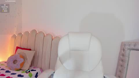 Snapshot of candase_ chatting on 01.14.25 Candase online show from 01.14.25