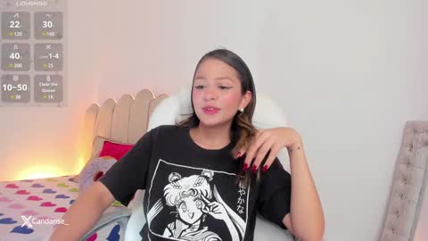 Snapshot of candase_ chatting on 01.15.25 Candase online show from 01.15.25