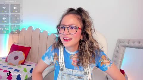 Snapshot of candase_ chatting on 01.18.25 Candase online show from 01.18.25