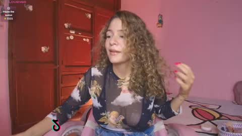 Snapshot of candase_ chatting on 09.10.25 Candase online show from 09.10.25