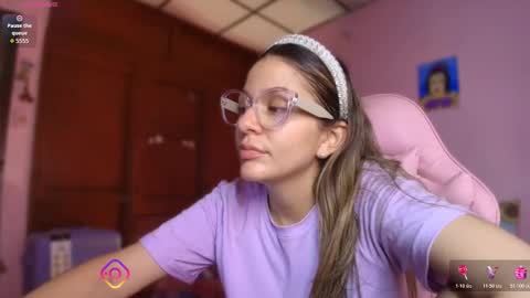 Snapshot of candase_ chatting on 11.08.25 Candase online show from 11.08.25