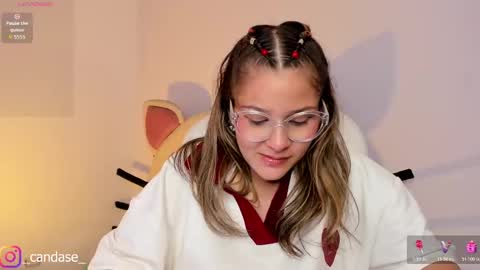 Snapshot of candase_ chatting on 11.22.25 Candase online show from 11.22.25