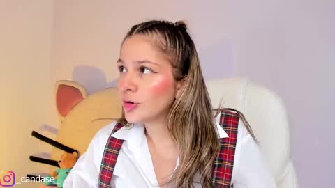 Snapshot of candase_ chatting on 11.22.25 Candase online show from 11.22.25