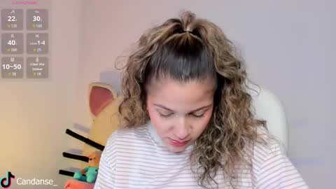 Snapshot of candase_ chatting on 11.26.25 Candase online show from 11.26.25