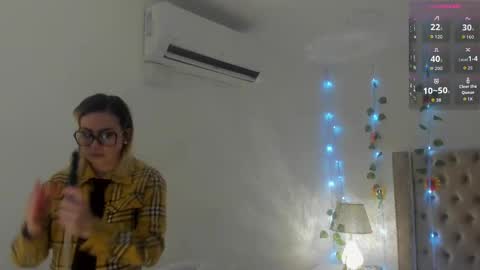 Snapshot of candiegilson__ chatting on 10.01.25 Candie  online show from 10.01.25