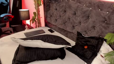 Snapshot of candy_canne__ chatting on 12.13.24 CamilaInstagram candy canne Pvt open online show from 12.13.24