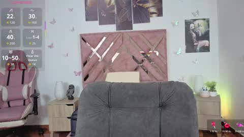 Im ChloeJoin The Fan Club online show from 05.26.26