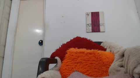 Snapshot of candy_cumy1 chatting on 01.14.25 Dayan Camila online show from 01.14.25