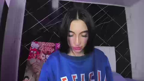 Leila  online show from 03.13.26