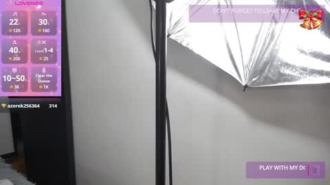 Snapshot of candy_lexy_stg chatting on 12.21.24 Lexy Candy online show from 12.21.24