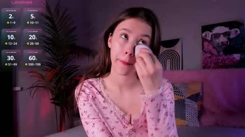 Sandy online show from 10.13.25