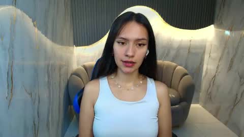 Snapshot of candy_sky_r chatting on 05.17.26 Candy online show from 05.17.26