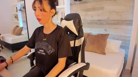 CANDY online show from 12.22.25