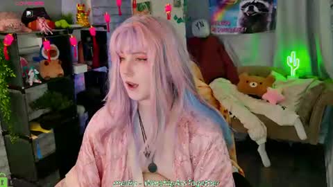 Snapshot of candy_yeahh chatting on 07.11.26 Mary online show from 07.11.26