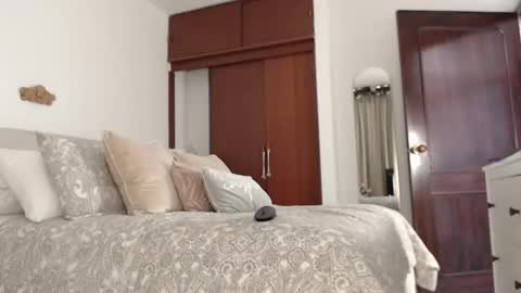 sara ivonne online show from 04.20.26