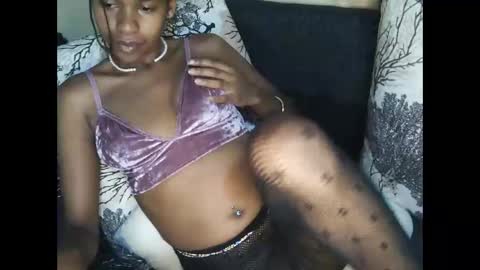 candybrown001 online show from 10.28.25